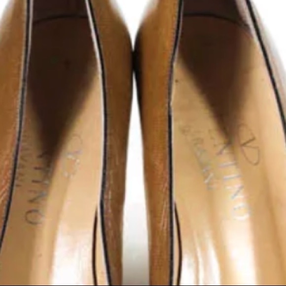 VALENTINO POINTED TOE PUMPS SIZE 7.5 M - Picture 5 of 8